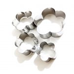 کاتر فلزی طرح گل 5پر کد A0013